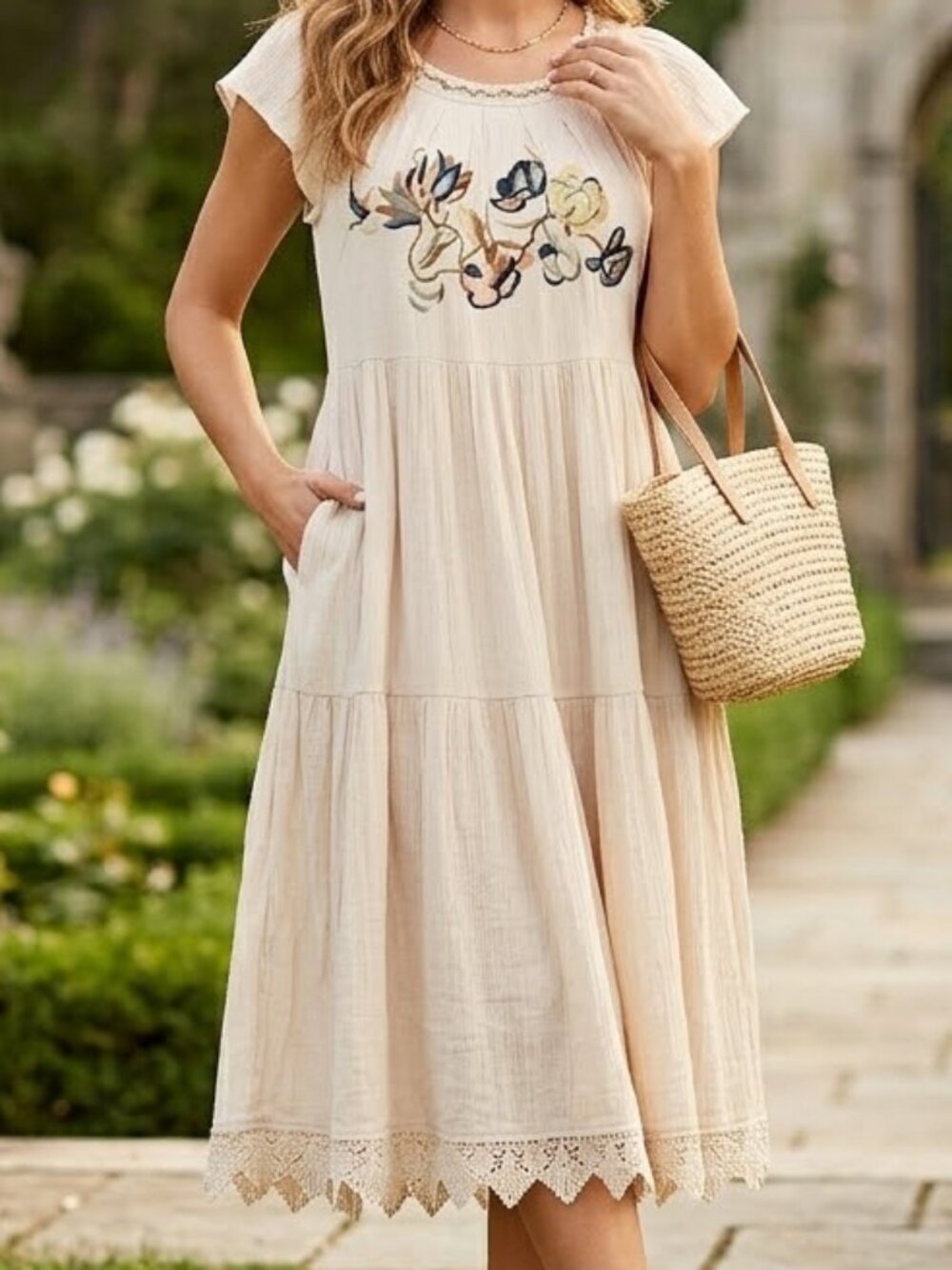 Moon River Ivory Embroidered Tiered Midi Dress Lace Hem M